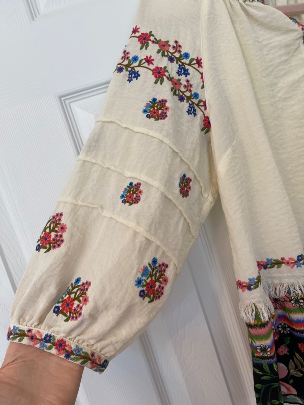 John Mark Boho Embroidered Cream Floral Fringe Top - Picture 6 of 12